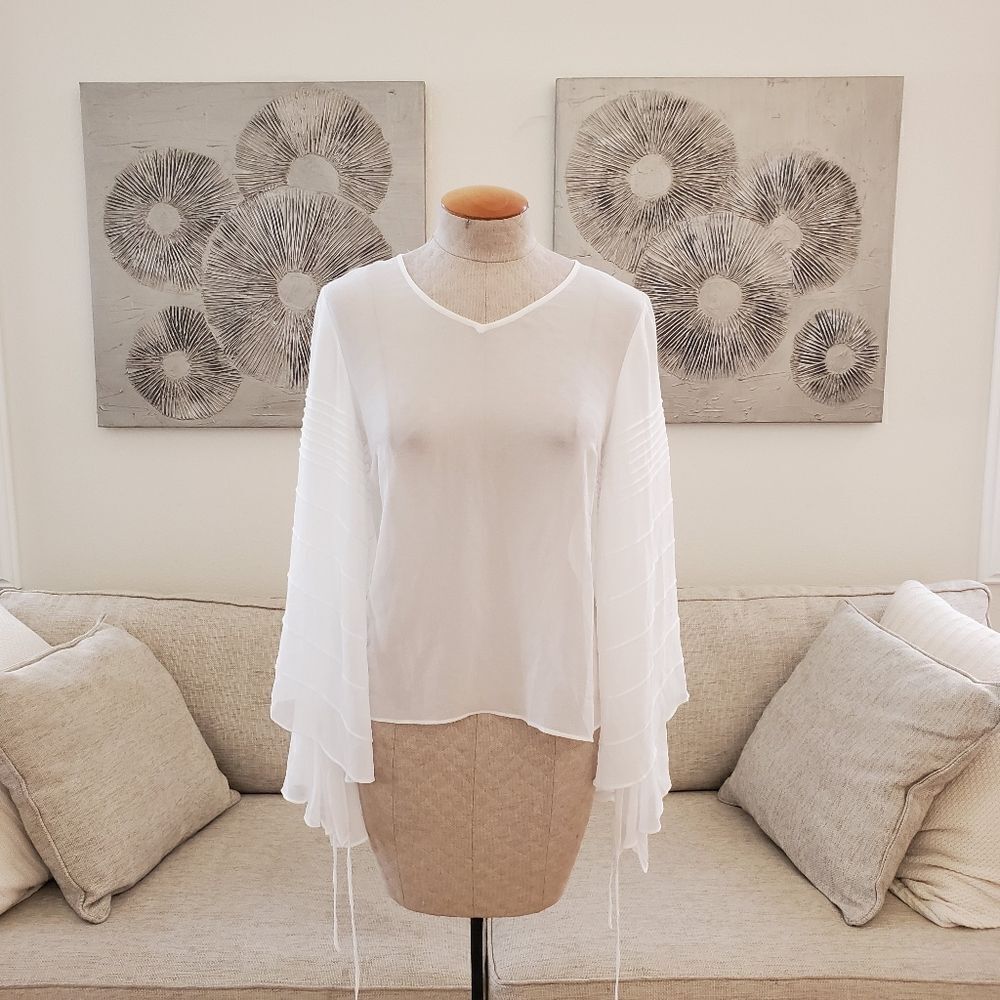 Chelsea28 Chiffon Kimono Bell Sleeve Top - size Medium in White
